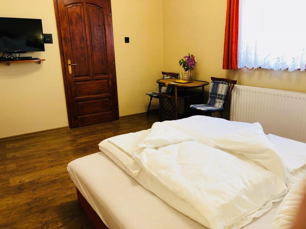 Bed and Breakfast Szűts Panzió Fertőrákos Exterior foto
