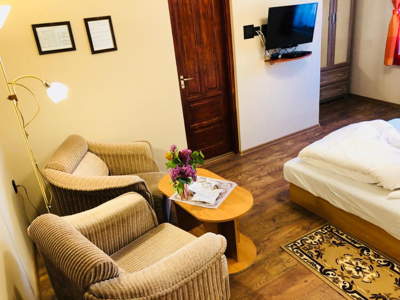 Bed and Breakfast Szűts Panzió Fertőrákos Exterior foto